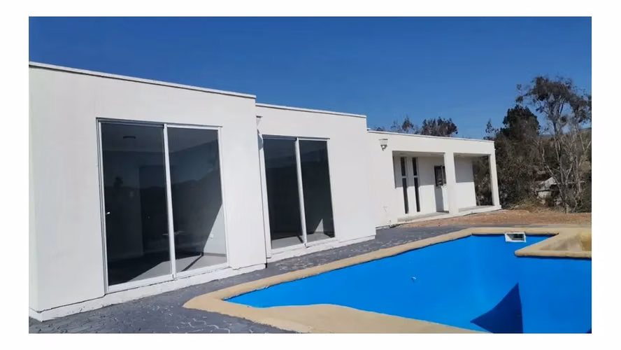 Casa nueva 181 m² con piscina en parcela de 5.322 m² – La Serena
