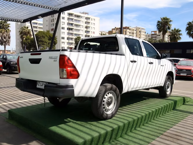TOYOTA HILUX 2021 - Imagen 5