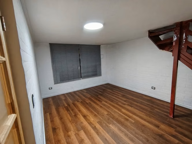 CASA TOTALMENTE REMODELADA 3 DORMITORIOS, 3 BAÑOS. - Imagen 5