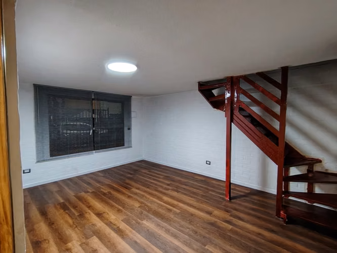 CASA TOTALMENTE REMODELADA 3 DORMITORIOS, 3 BAÑOS. - Imagen 11
