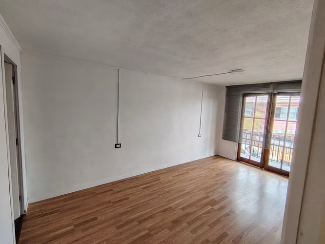 CASA TOTALMENTE REMODELADA 3 DORMITORIOS, 3 BAÑOS. - Imagen 19