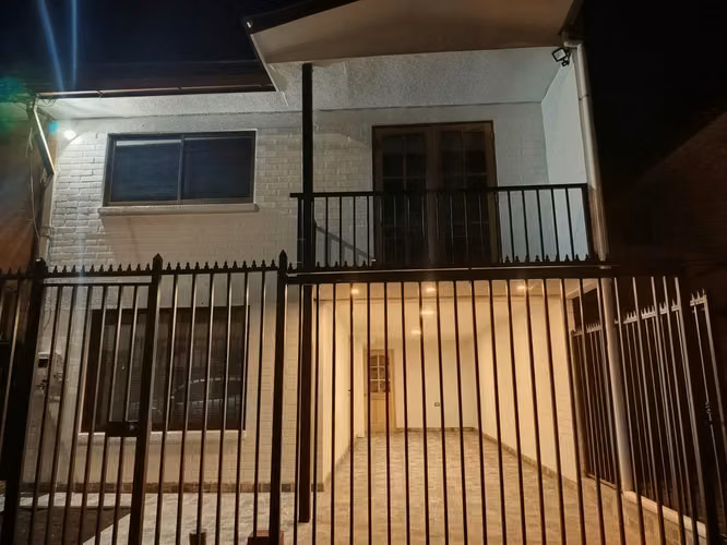CASA TOTALMENTE REMODELADA 3 DORMITORIOS, 3 BAÑOS. - Imagen 7