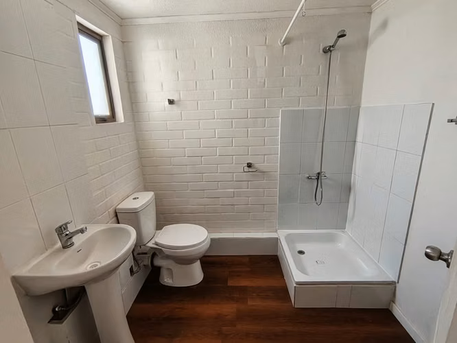 CASA TOTALMENTE REMODELADA 3 DORMITORIOS, 3 BAÑOS. - Imagen 6