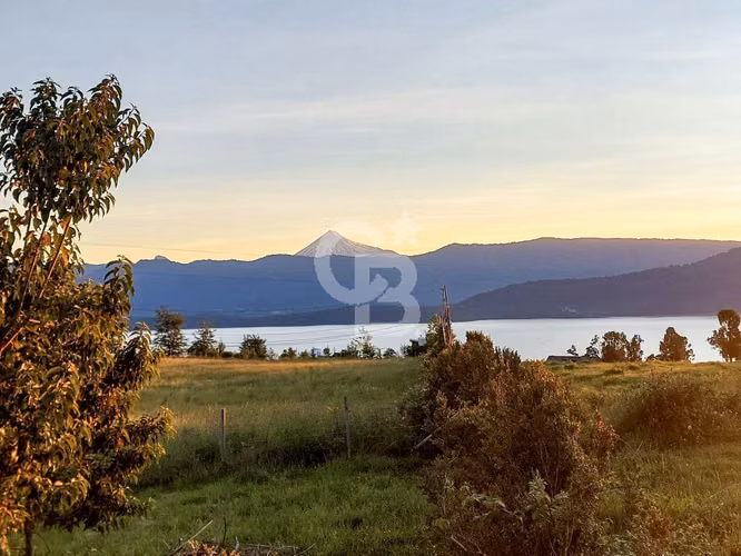 Tu refugio en el sur, con vista a volcanes y Lago Rupanco