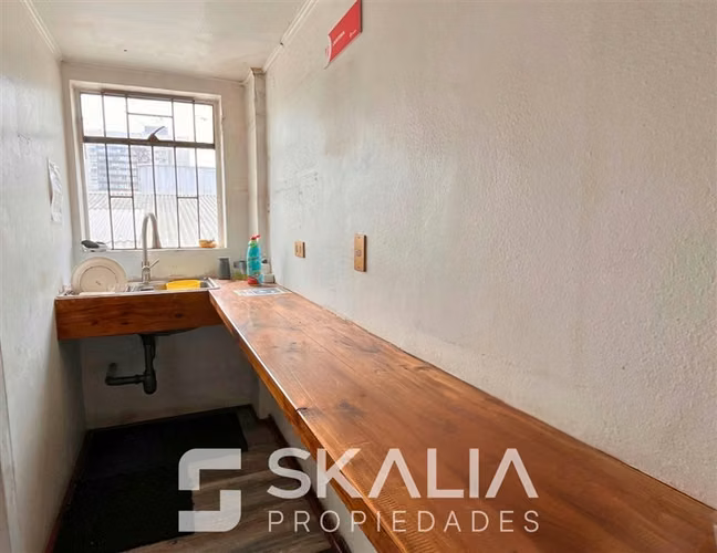 Oficina en arriendo 5 privados 3 baños Ongolmo con Maipú