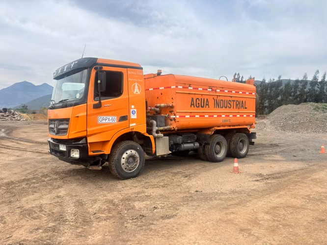 Aljibe Beiben 20m3, 2014,  60.000km
