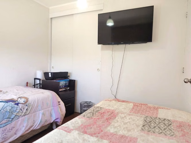 Casa mediterránea en condominio, Peñaflor – 3D 3B, quincho techado, conserjería 24/7