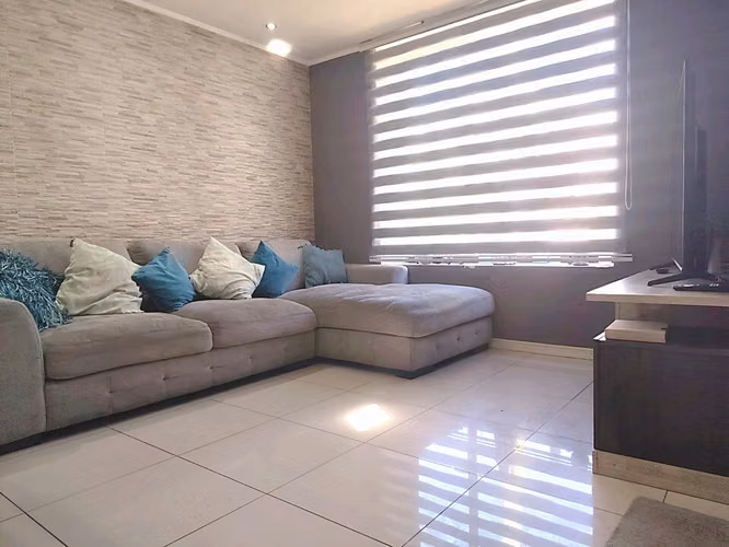 Casa mediterránea en condominio, Peñaflor – 3D 3B, quincho techado, conserjería 24/7