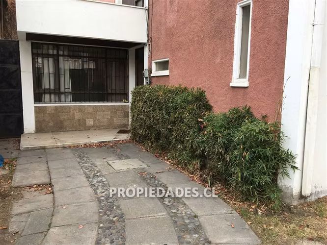 Casa de dos pisos en venta en Ñuñoa - Imagen 3