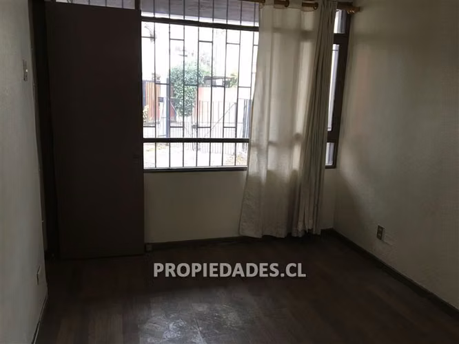 Casa de dos pisos en venta en Ñuñoa - Imagen 13