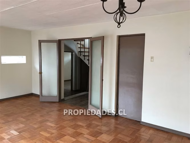 Casa de dos pisos en venta en Ñuñoa - Imagen 11
