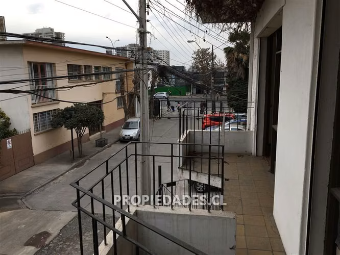 Casa de dos pisos en venta en Ñuñoa - Imagen 39