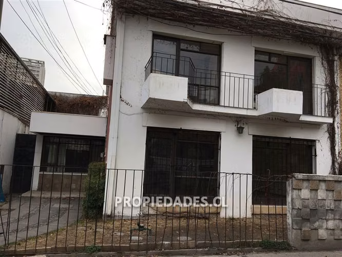 Casa de dos pisos en venta en Ñuñoa - Imagen 2