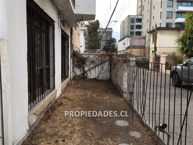 Casa de dos pisos en venta en Ñuñoa - Imagen 4