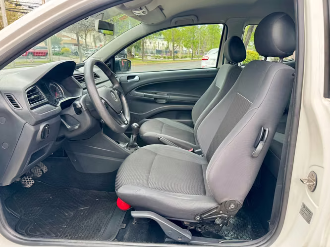 VOLKSWAGEN SAVEIRO COMFORLINE 1.6 MEC FULL CARPLAY AIRBAG ABS 2019 - Imagen 13