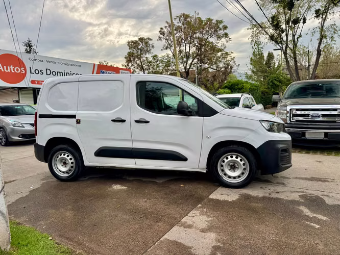 PEUGEOT PARTNER DIESEL 1.5 MEC 6 VEL SOLO 26.000 KM FULL CARPLAY VER EN LAS CONDES 2024