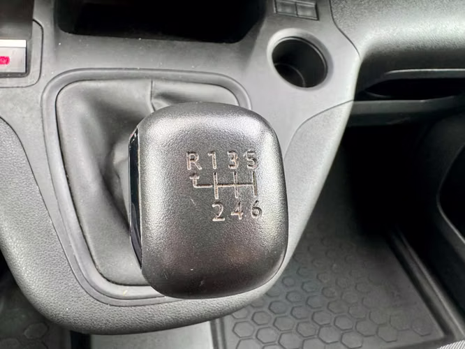 PEUGEOT PARTNER DIESEL 1.5 MEC 6 VEL SOLO 26.000 KM FULL CARPLAY VER EN LAS CONDES 2024