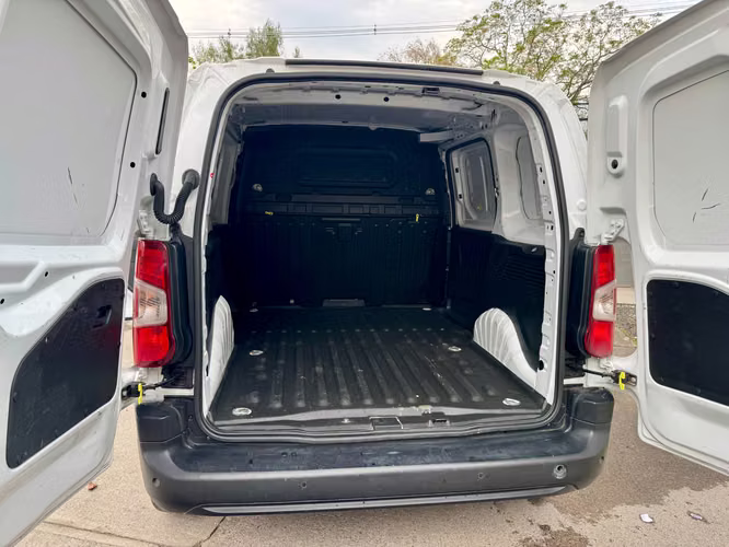 PEUGEOT PARTNER DIESEL 1.5 MEC 6 VEL SOLO 26.000 KM FULL CARPLAY VER EN LAS CONDES 2024