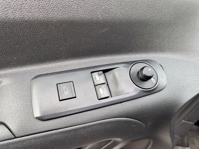 PEUGEOT PARTNER DIESEL 1.5 MEC 6 VEL SOLO 26.000 KM FULL CARPLAY VER EN LAS CONDES 2024