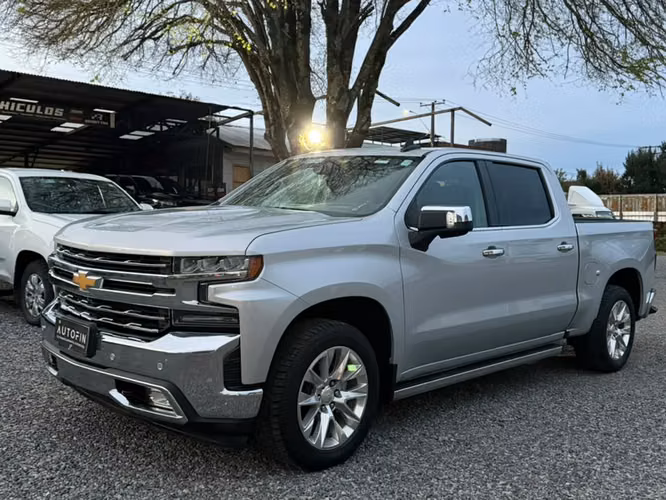 CHEVROLET Silverado 5.3 LTZ HC 2022 - Imagen 18