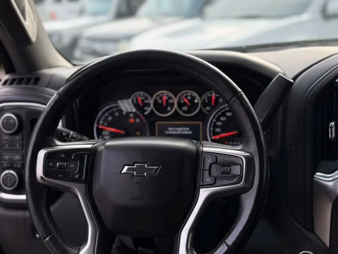 CHEVROLET Silverado 5.3 V8 2021 - Imagen 5