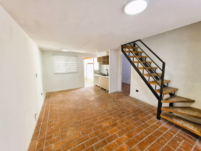Oportunidad Hermosa Casa Remodelada Excelente Ubicación - Imagen 3
