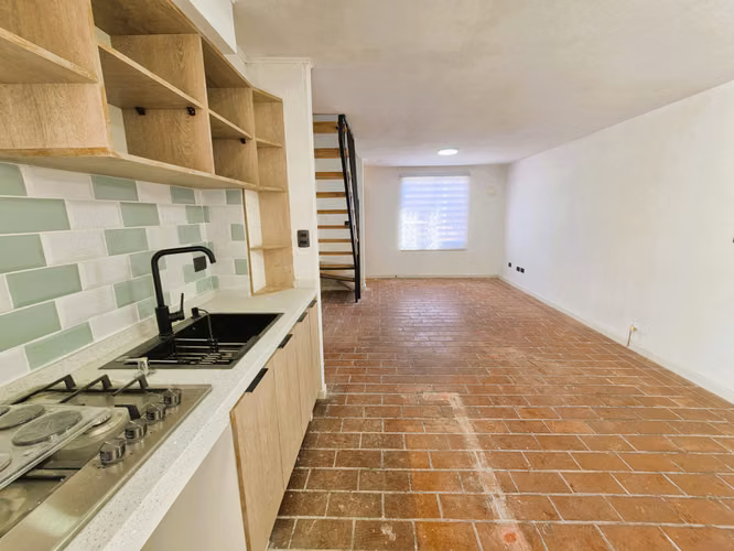 Oportunidad Hermosa Casa Remodelada Excelente Ubicación - Imagen 5