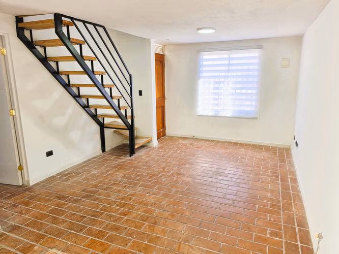 Oportunidad Hermosa Casa Remodelada Excelente Ubicación - Imagen 4
