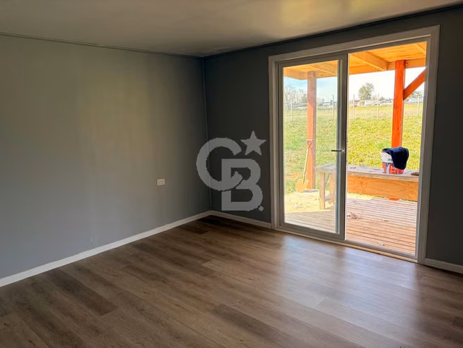NUEVA EN PARCELA EN CORTE ALTO