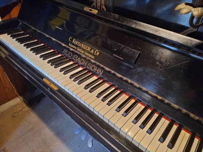 Vendo piano acústico vertical