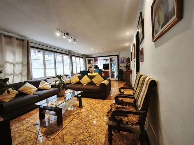 Casa en venta de 5 dorm. en Renca