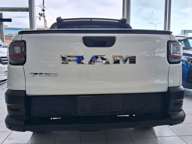 RAM 700 SLT CD 2024 - Imagen 4