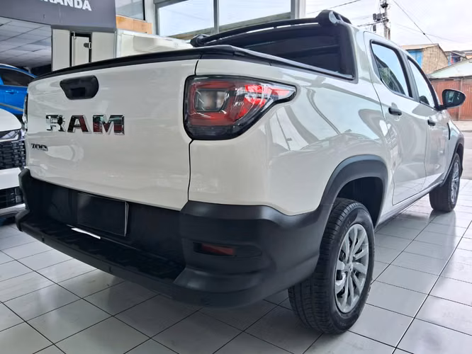 RAM 700 SLT CD 2024 - Imagen 5
