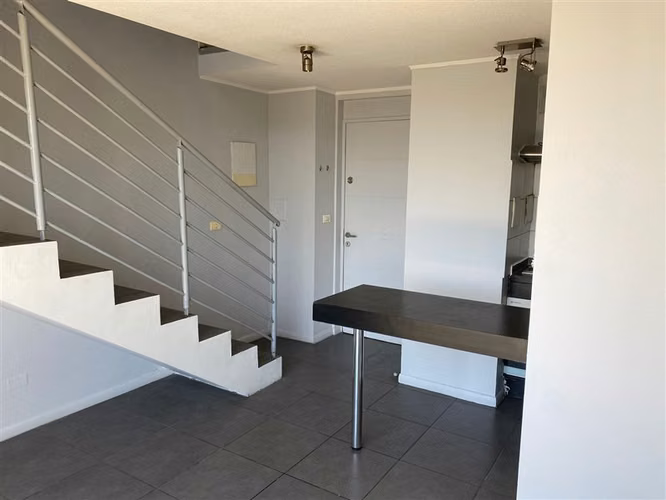 Departamento LOFT a pasos Metro Diego Almagro - Imagen 2