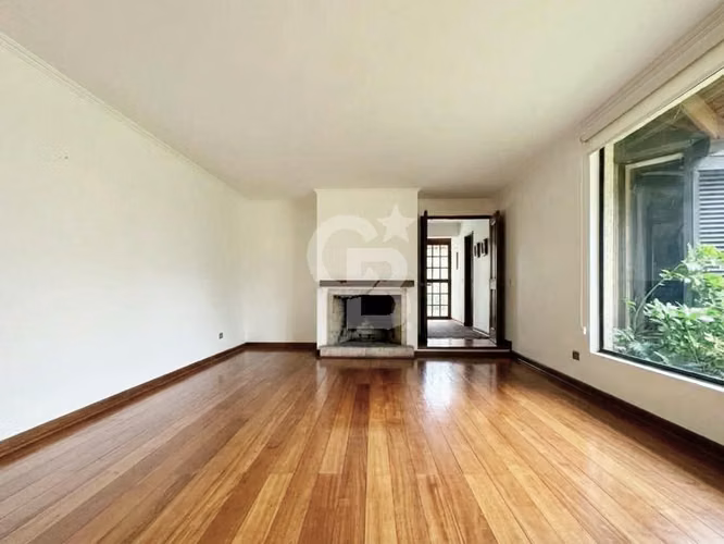 Venta Casa Comercial Los Trapenses, La Dehesa, Lo Barnechea
