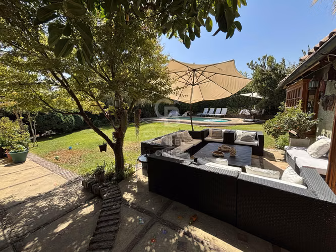 Venta casa cercana a Colegio Redland -  Los Dominicos - Imagen 3