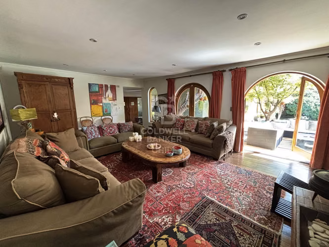 Venta casa cercana a Colegio Redland -  Los Dominicos - Imagen 4