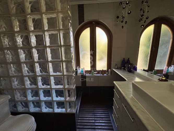 Venta casa cercana a Colegio Redland -  Los Dominicos - Imagen 8