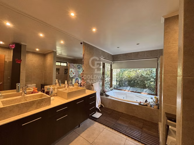 Venta casa cercana a Colegio Redland -  Los Dominicos - Imagen 12