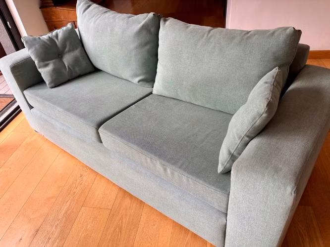 Impecable y cómodo sillón de tres cuerpos - Imagen 6