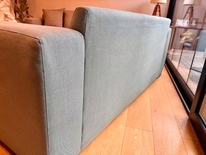 Impecable y cómodo sillón de tres cuerpos - Imagen 2