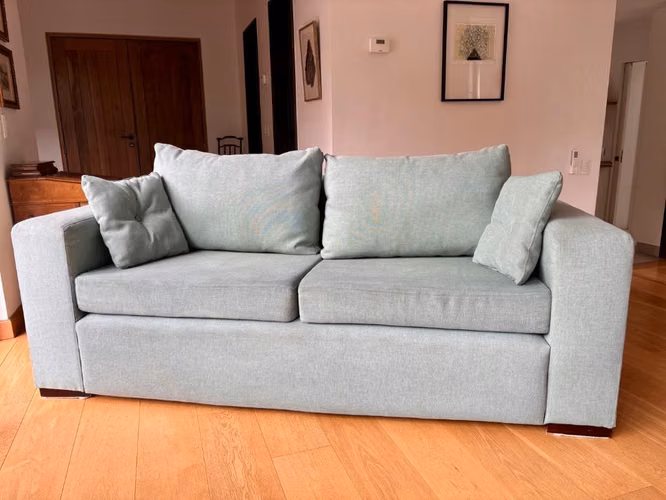 Impecable y cómodo sillón de tres cuerpos - Imagen 5