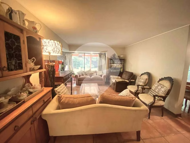 Casa Amplia y Moderna en Excelente Barrio (184723) - Imagen 5