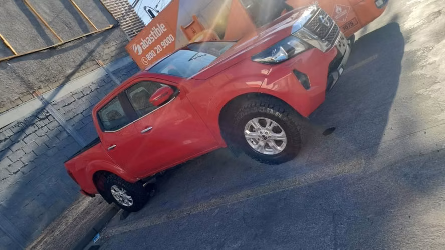 Camioneta Nissan Navara 4x4 año 2021 - Imagen 3