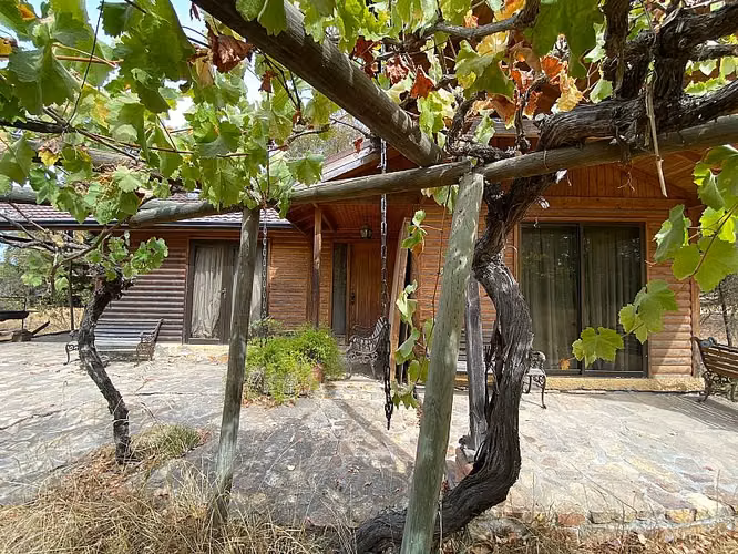 SE VENDE TERRENO con CASA LAGO RAPEL 8400MTRS reconstruir
