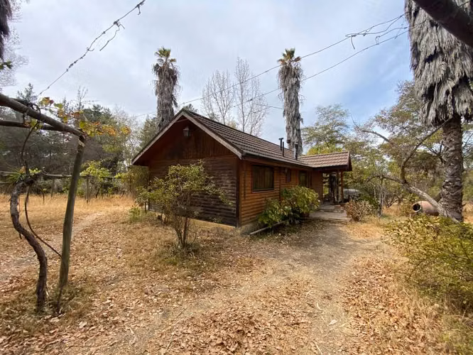 SE VENDE TERRENO con CASA LAGO RAPEL 8400MTRS reconstruir