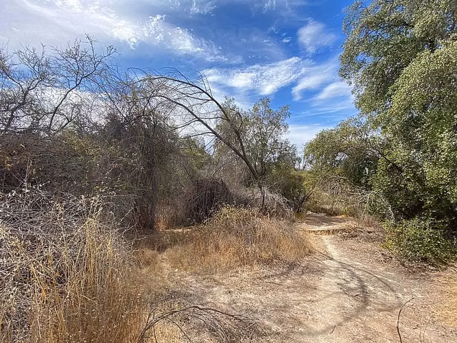SE VENDE TERRENO con CASA LAGO RAPEL 8400MTRS reconstruir