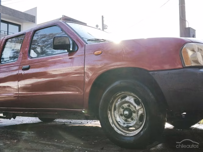 Nissan Terrano 2010 2.4 DX 4x2 doble cabina