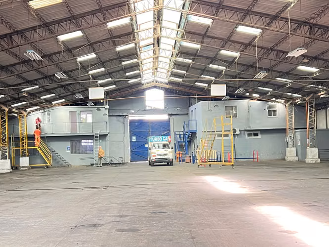 BODEGA CON OFICINA 1800 M2 QUINTA NORMAL - Imagen 13