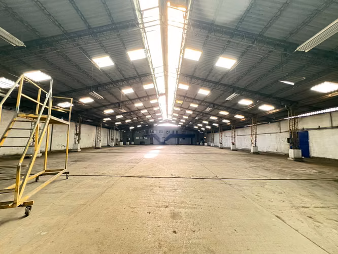 BODEGA CON OFICINA 1800 M2 QUINTA NORMAL - Imagen 12